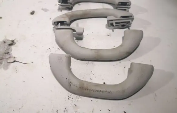 Skoda Octavia Mk2 (1Z) A set of handles for the ceiling 6Y0857607D 6Y0857607F 6Y0857607E