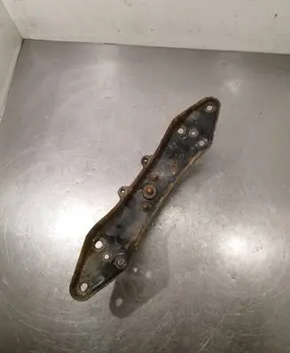 Subaru Legacy Gearbox mounting bracket