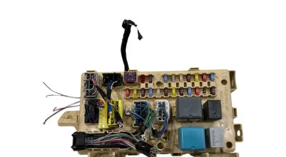 Toyota Avensis T250 Fuse box set 8264105040A 905769