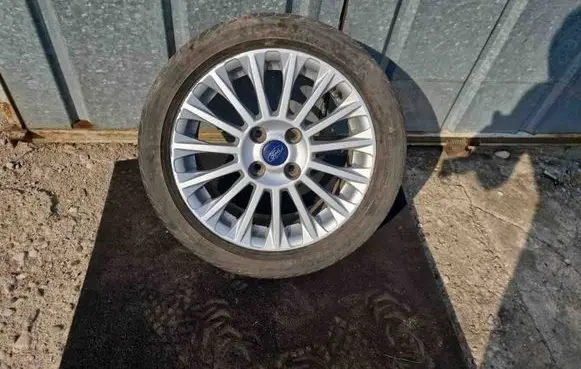 Ford Fiesta R16 alloy rim 
