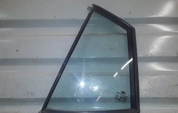 Hyundai i10 Rear vent window glass 