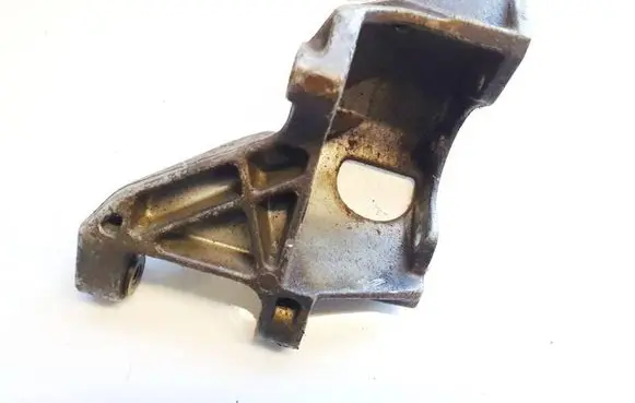 Volkswagen PASSAT B4 Engine mounting bracket 028145523