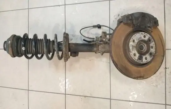Opel Zafira B Front wheel hub spindle knuckle