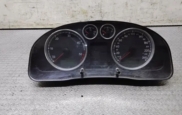 Volkswagen PASSAT B5.5 Speedometer (instrument cluster) 3B0920809C