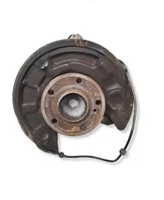 Mercedes-Benz CLA C117 X117 W117 Rear wheel hub spindle/knuckle 2460406