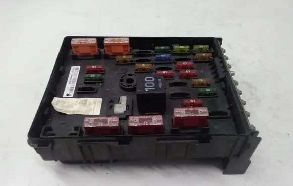 Volkswagen PASSAT B6 Fuse module 3C0937125 63592777 21226038