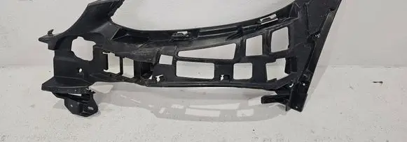 Mercedes-Benz C W205 Front bumper mounting bracket A2058853165