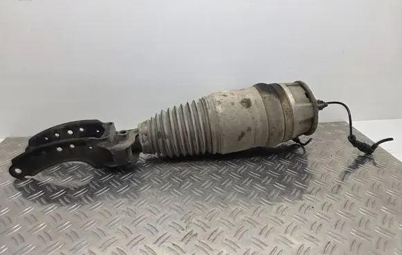 Volkswagen Touareg II Front shock absorber/damper 7P6616039K 15140010894 131010185900