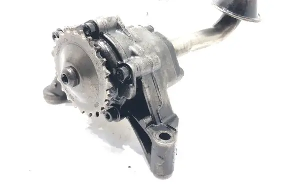 Skoda Octavia Mk2 (1Z) Oil pump 038115121A