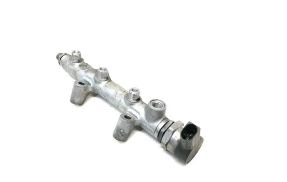 Audi A6 Allroad C7 Fuel pressure regulator 057130764AD 0281006180