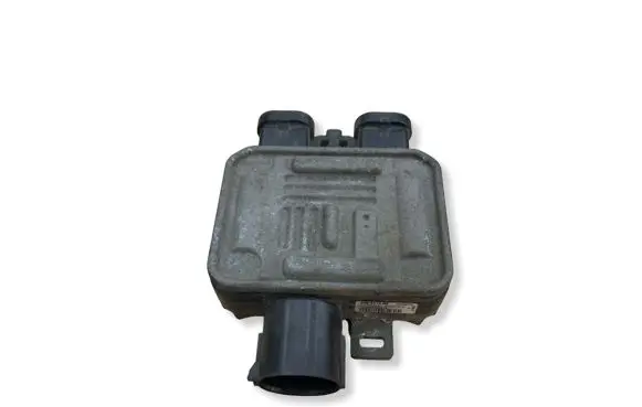 Volvo XC70 Coolant fan relay 940011200