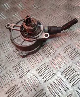 Mercedes-Benz C W203 Vacuum pump A6462300165