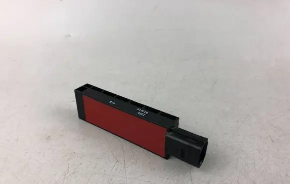 Volkswagen Tiguan Keyless system antenna 5Q0962131