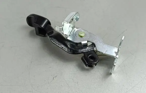 Hyundai Kona I Fuel cap release pull handle 