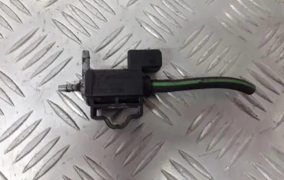 Opel Astra J Valve vacuum 