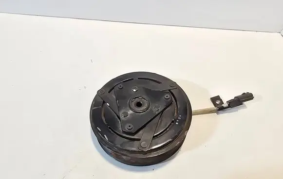 Opel Vivaro Air conditioning compressor pulley 