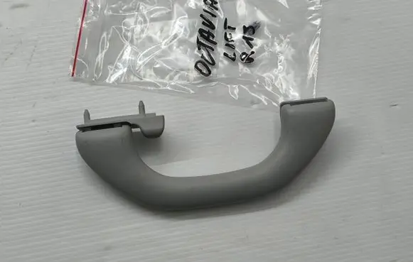 Skoda Octavia Mk2 (1Z) Tie down hook / loop 6Y0857607NP