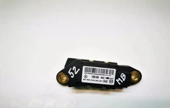 Mercedes-Benz CLS C219 Airbag deployment crash/impact sensor 0018209126 103136002