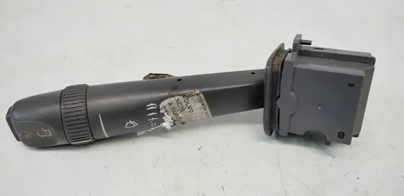 Volvo XC70 Wiper control stalk 9452391