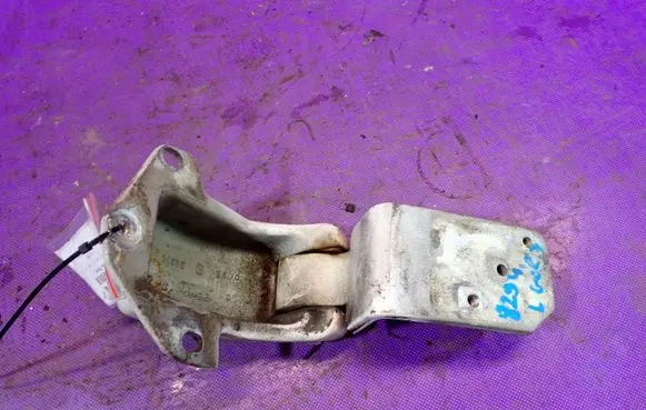 Opel Movano A Front door lower hinge 