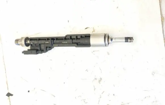 BMW Z4 E89 Fuel injector 1305040513 PA6635GF 0261500172