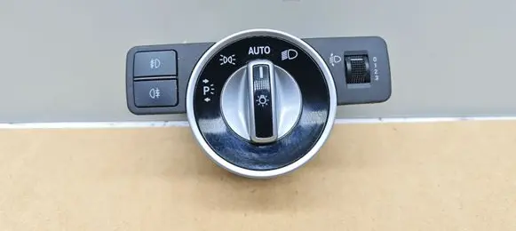 Mercedes-Benz C W204 Light switch A2049053003