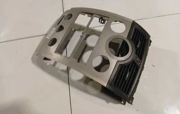 Renault Megane II Dash center air vent grill