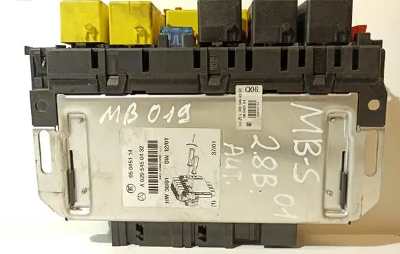 Mercedes-Benz S W220 Fuse module A0295450432 05045114