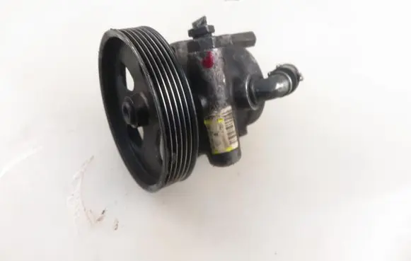Peugeot Partner Power steering pump 260845515CH 9639655480