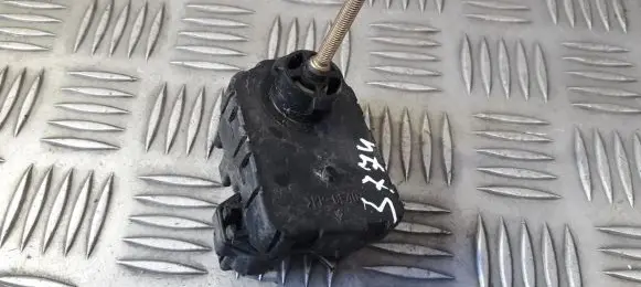 Toyota Avensis Verso Headlight level adjustment motor 