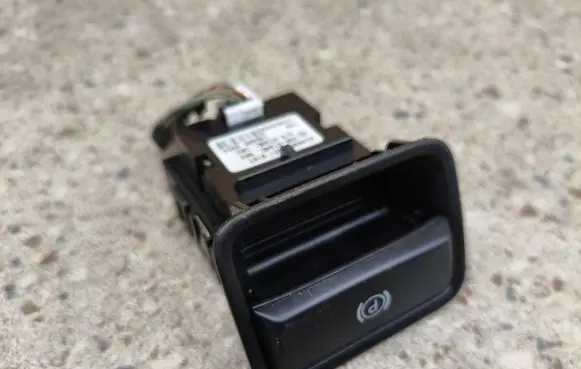 Mercedes-Benz GL X166 Hand parking brake switch A2469050451 15463599 1304050954