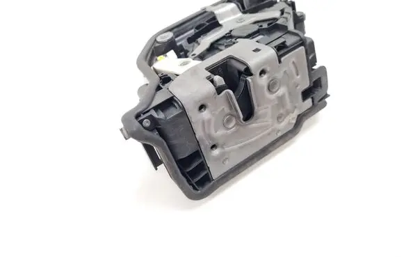 BMW 2 F46 Front door lock 7281935 51217281935 182838