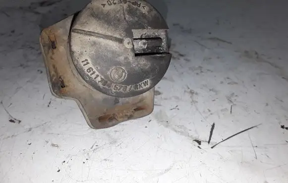BMW 3 E36 Valve vacuum 11611734578