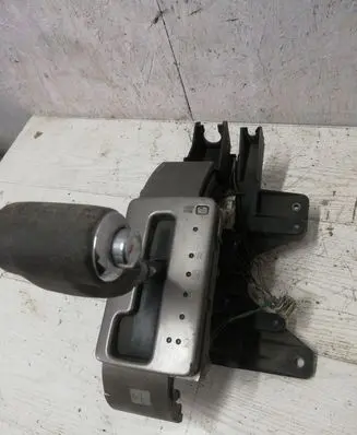 Nissan Pathfinder R51 Gear shifter/selector