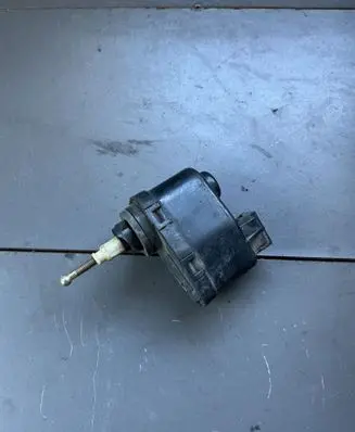 Volkswagen PASSAT B4 Headlight level adjustment motor 357941295 00437548