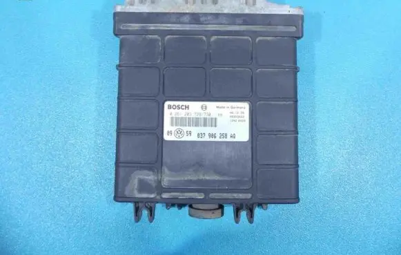 Volkswagen Golf III Engine control unit/module ECU 0261203729 IMPRK839404