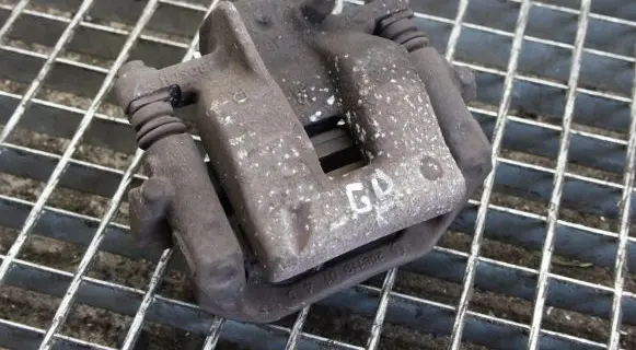Toyota Verso-S Rear brake caliper