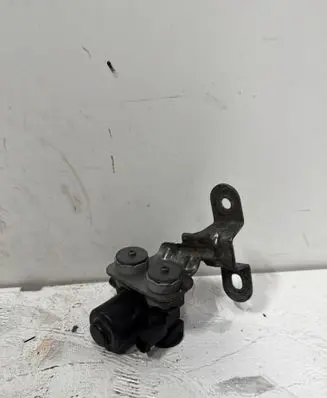 BMW X5 F15 Coolant heater control valve 1147412226 8517589