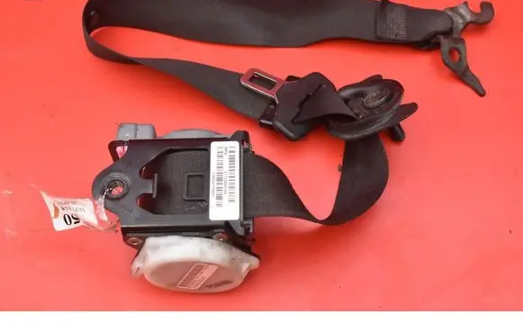 BMW X3 F25 Front seatbelt S1725843104