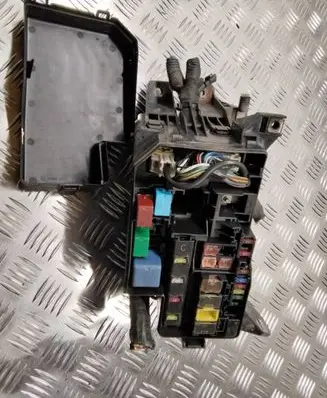 Toyota RAV 4 (XA30) Fuse box set 
