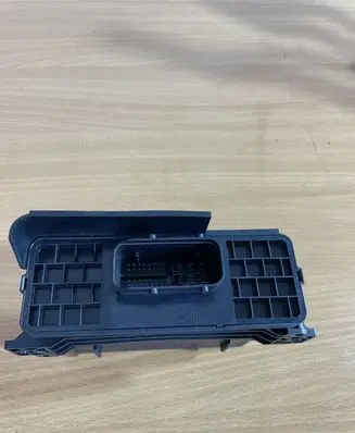 Audi A6 S6 C6 4F Power management control unit 4F0907280