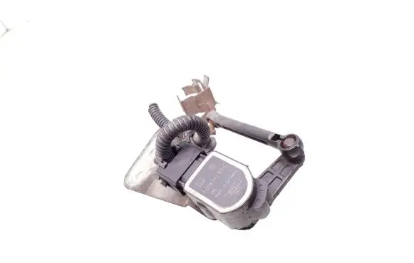 Headlight/headlamp level sensor
