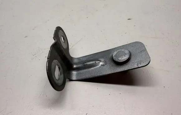 Ford Mustang VI Fender mounting bracket 6302696AB 122022