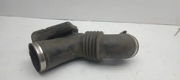 Subaru B9 Tribeca Air intake hose/pipe B030