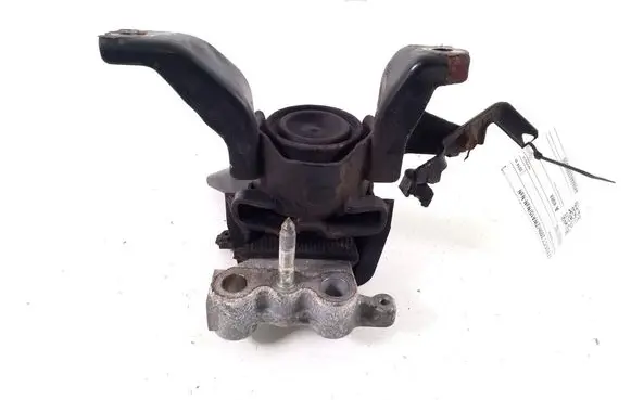 Lexus CT 200H Engine mount bracket 1230537160