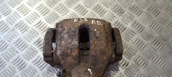 BMW 5 E39 Front brake caliper