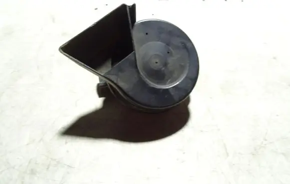 Audi A4 S4 B7 8E 8H Horn signal 8E0951221C