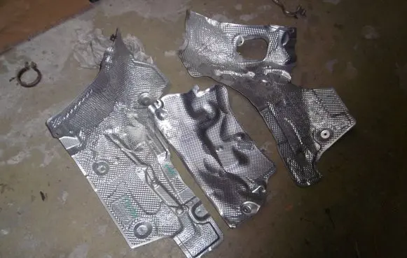 Mercedes-Benz S W221 Heat shield in engine bay 003005