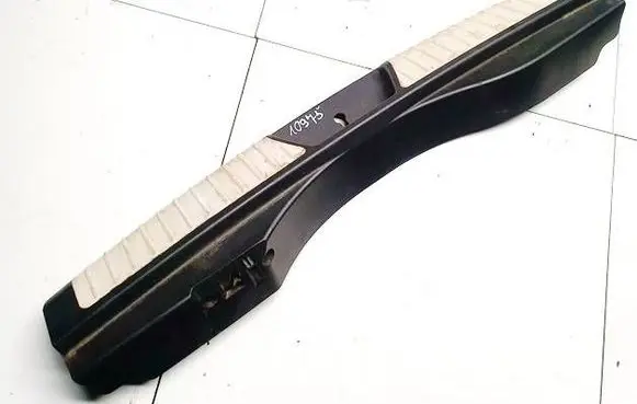 Mercedes-Benz GL X164 Other trunk/boot trim element a1646901087