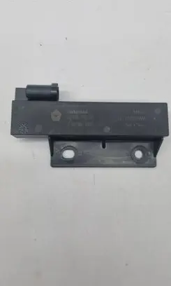 Dodge Durango Aerial antenna amplifier 68068148AA 644691 68068148